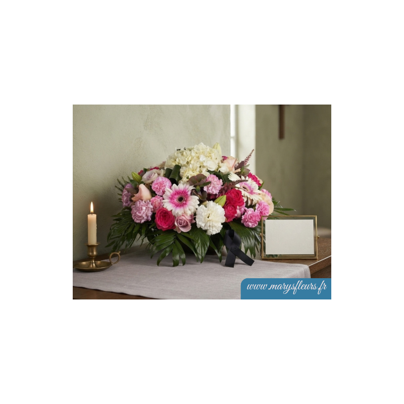 Tendresse composition florale dans les tons rose et blanc pour une sépulture