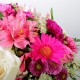Tendresse composition florale dans les tons rose et blanc pour une sépulture